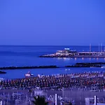 Vienna Hotel 4*