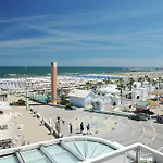 Vienna Hotel 4*