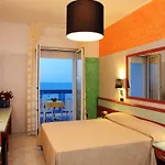 Vienna Hotel 4*