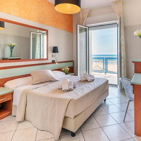 Vienna Hotel 4*