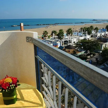 Vienna Hotel 4*