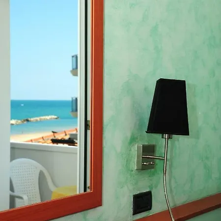 Vienna Hotel 4*