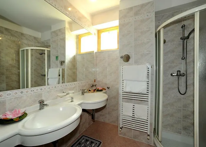 Vienna Hotel Cattolica