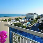 מלון Vienna 4*