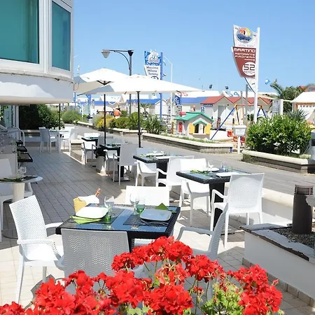 מלון Vienna 4*