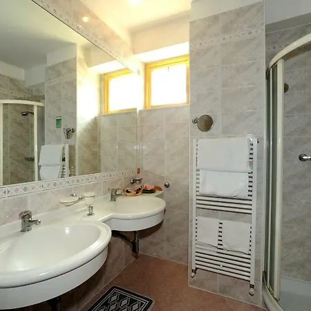 Vienna Hotel Cattolica