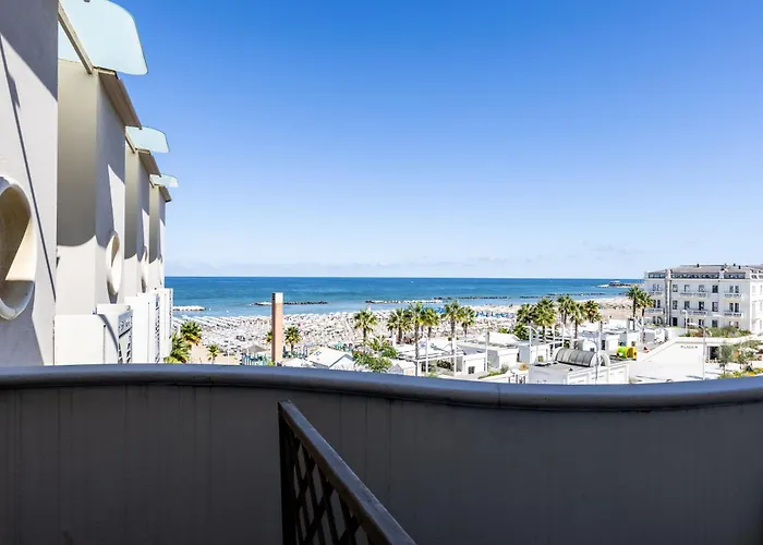 Vienna Отель 4*